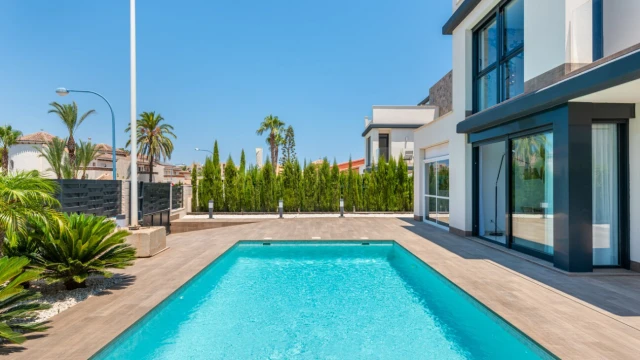 Новая вилла с видом на море у двух морей в городе Ла Манга