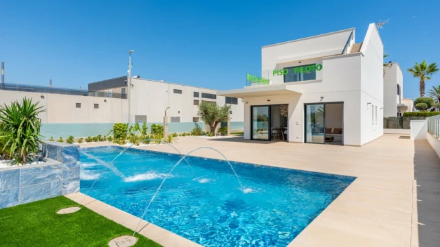 Комфортабельная вилла с бассейном