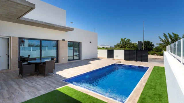 Предложение от застройщика - вилла в Daya Nueva