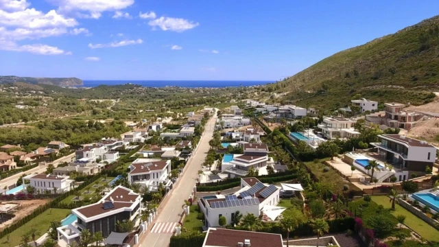 ​Красивая вилла в престижном районе Javea