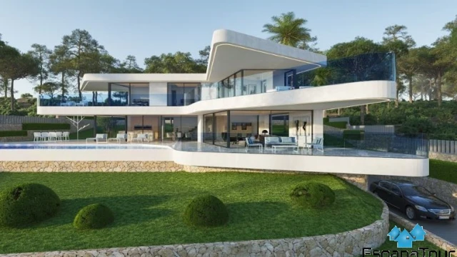 Роскошная вилла с видом на Средиземное море и горы