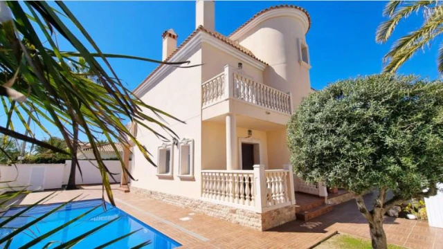 Вилла в средиземноморском стиле у моря