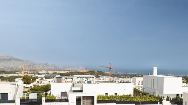 Комфортабельная вилла с бассейном в городе Полоп