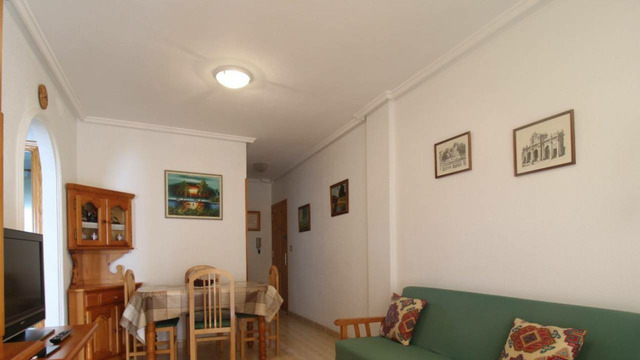 Acogedor apartamento de dos dormitorios en Torrevieja - 6