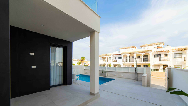 Luxury three Bedroom Villa in Ciudad Quesada - 18