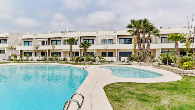 Уютное бунгало у моря в городе Торревьеха