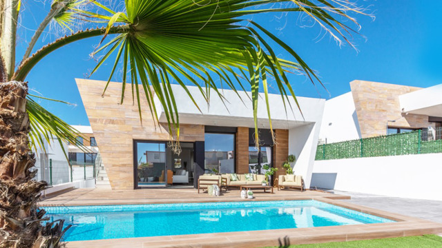 Современная новая вилла в районе Финестрат