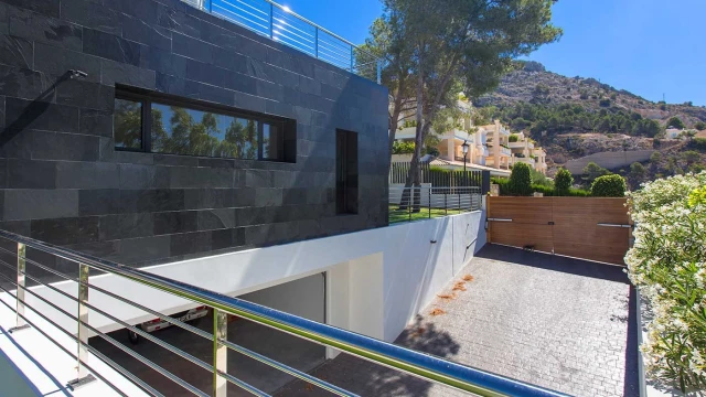 Эксклюзивная вилла в элитной урбанизации Алтея Хиллс