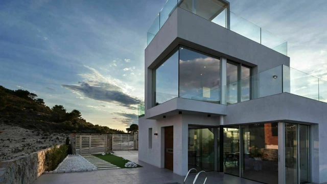 Шикарная вилла на побережье Средиземного моря