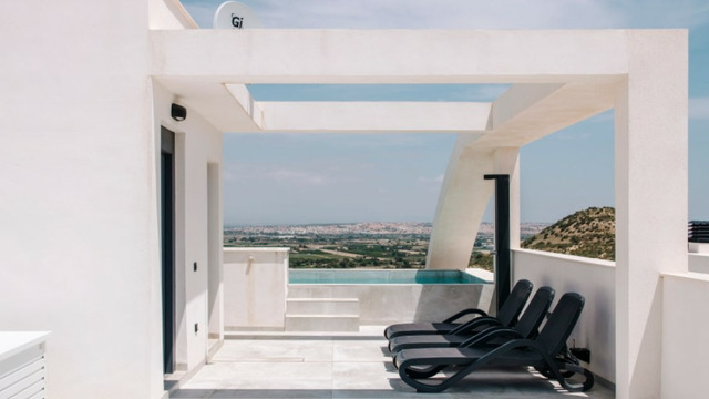 Villa de dos pisos con vista a las montañas en la ciudad de Busot. - 5