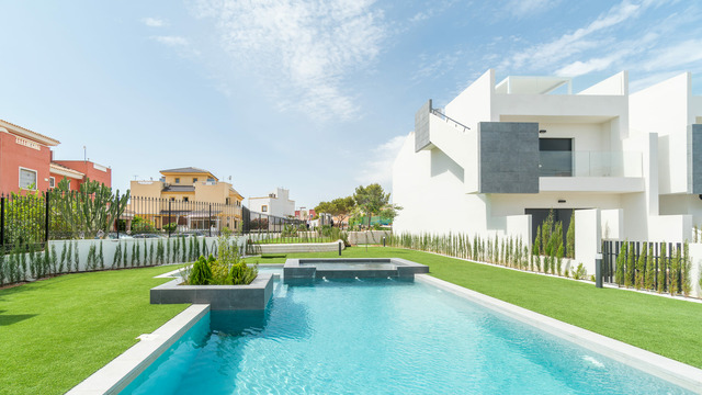 Apartments by the sea in a gated complex in Punta Prima - 1