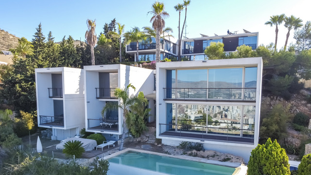 Exclusive villa with stunning sea views in Cumbre del Sol - 14