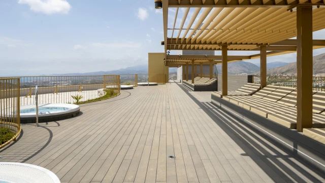 Шикарные апартаменты с видом на море в городе Бенидорм