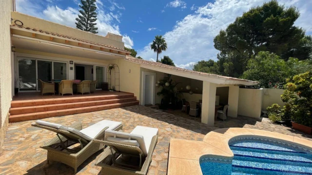 Великолепная вилла в городе Алтея