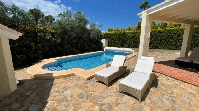 Великолепная вилла в городе Алтея