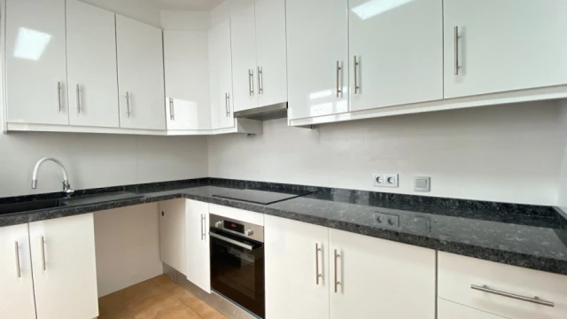 Просторные светлые апартаменты с видом на море в Ла Мата