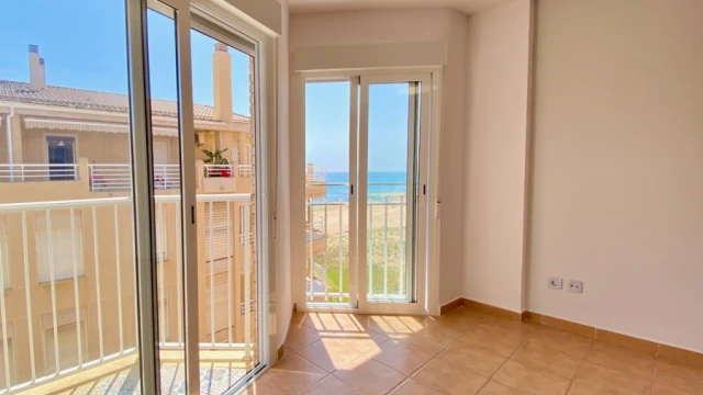 Просторные светлые апартаменты с видом на море в Ла Мата