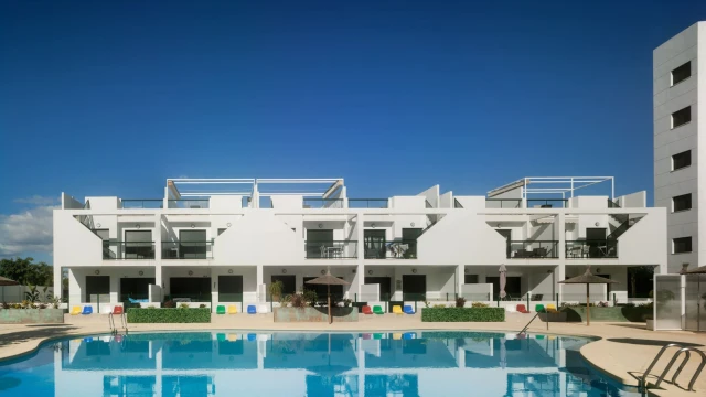 Квартира в новом доме с собственным солярием в Torre de la Horadada