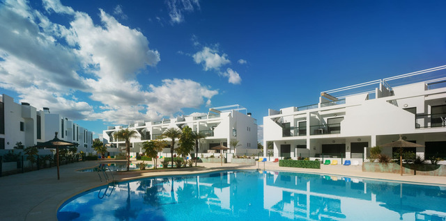 Nuevos apartamentos con vistas al mar en Benidorm - 18