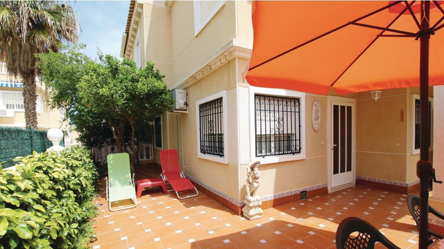 Bungalow on the ground floor in a gated urbanization in La Mata - 1