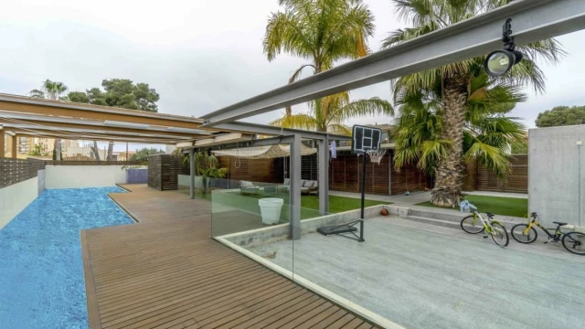 Роскошная вилла в городе Деэса де Кампоамор