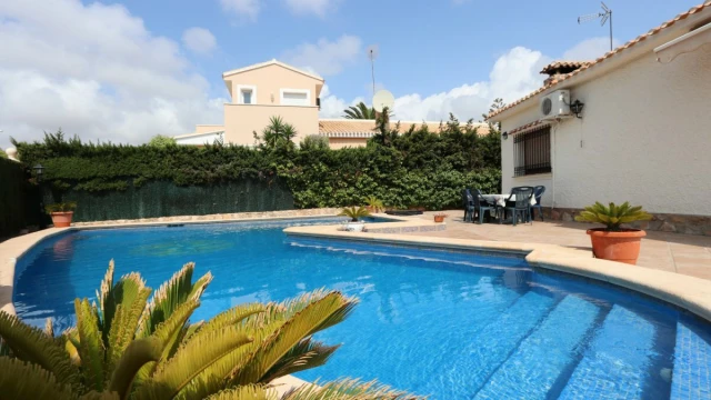 Вилла в средиземноморском стиле в городе Деэса де Кампоамор