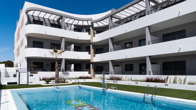 Apartamento con dos dormitorios y licencia turística en la ciudad de Benidorm. - 7