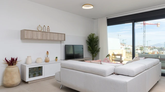 Апартаменты с видом на море в жилом комплексе в Финестрате