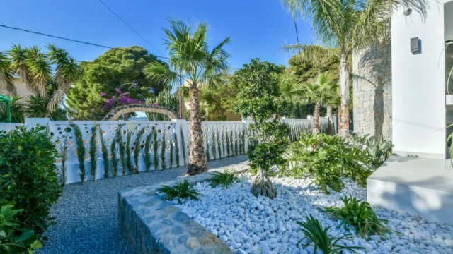 Шикарная вилла с видом на море в городе Кальпе