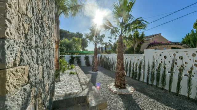 Шикарная вилла с видом на море в городе Кальпе