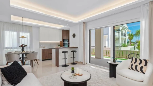 Новая квартира с собственным участком в Ciudad Quesada