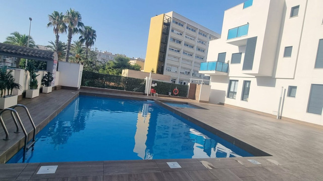 Apartment by the sea in a gated urbanization with a swimming pool in Torrevieja - 1
