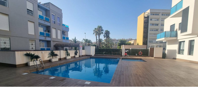 Two bedroom apartment on the beach in Torrevieja - 2