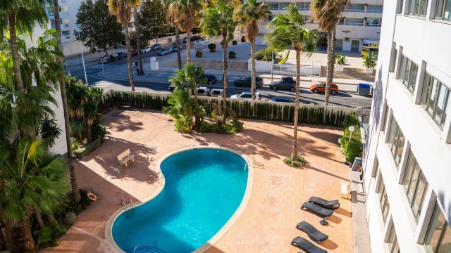 Апартаменты с двумя спальнями на берегу моря в городе Кальпе