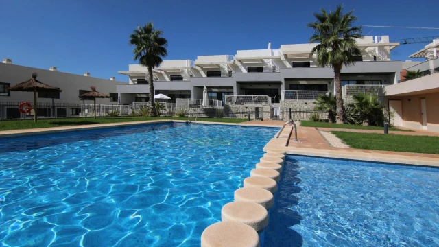 Таунхаус в современном стиле в Monforte del Cid