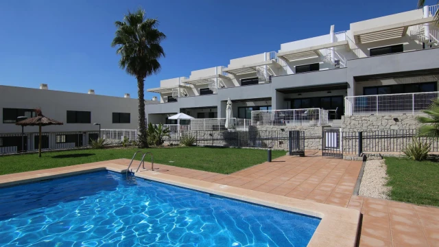 Таунхаус в современном стиле в Monforte del Cid