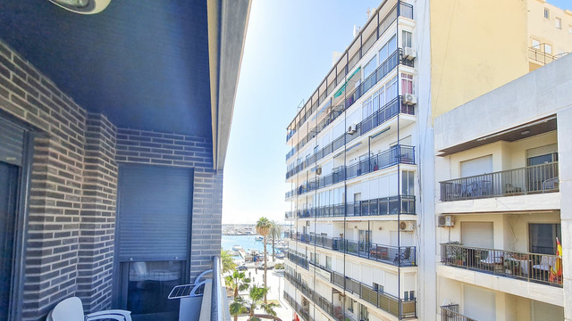 Impresionante casa unifamiliar en urbanización con piscina en Torrevieja - 24