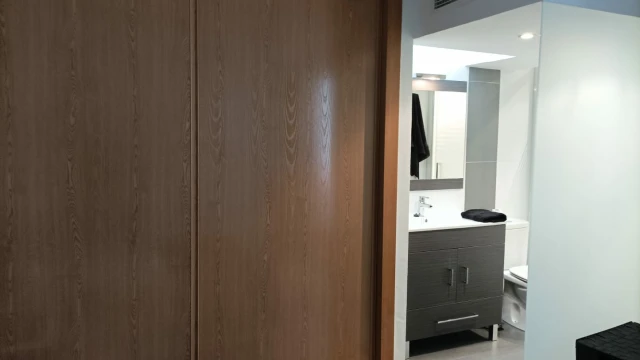 Квартира с тремя спальнями на берегу моря в городе Бенидорм