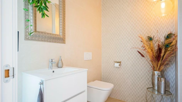 Шикарная вилла с видом на горы и море в городе Финестрат