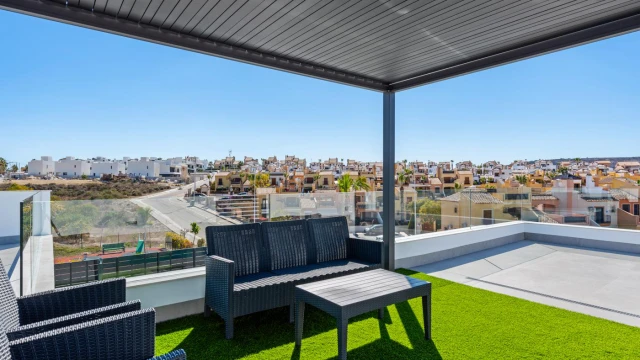 Новая вилла в эксклюзивном районе Ла Финка Гольф