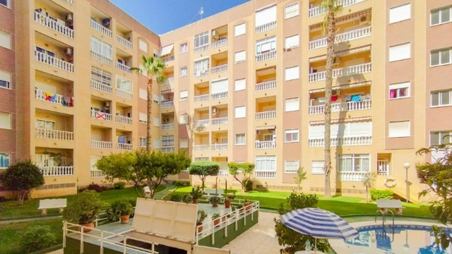 Three bedroom apartment next to the park - 2