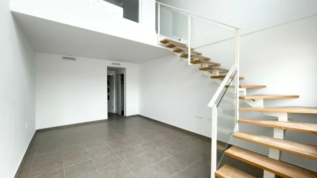 Новый современный таунхаус в городе Гран Алакант