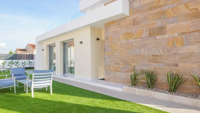 Wygodna willa w popularnej okolicy w Torrevieja