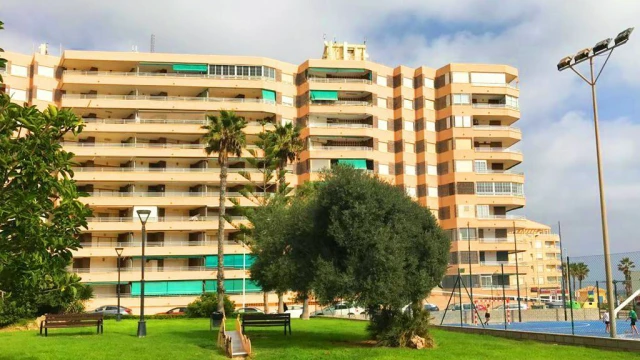 Квартира с тремя спальнями на берегу моря в Ла Мата