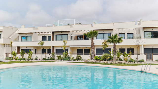 Новое бунгало с садом в 150 метрах от моря