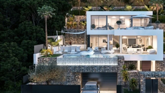 Новая вилла на берегу моря в городе Кальпе