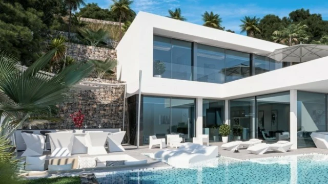 Новая вилла на берегу моря в городе Кальпе