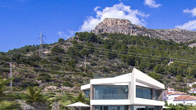 Роскошная вилла на берегу моря в городе Кальпе