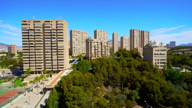 Комфортабельная квартира на берегу моря в городе Бенидорм