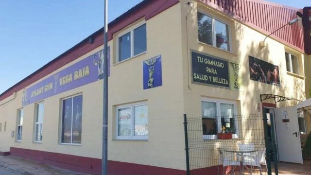 Большое коммерческое помещение в Альморади